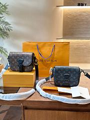 Louis Vuitton Montsouris Monogram Macassar Black 20 x 17 x 7 cm - 3