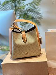 Coach Hadley Crossbody Yellow 23 x 25 cm - 1