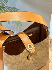 Coach Hadley Crossbody Yellow 23 x 25 cm - 2