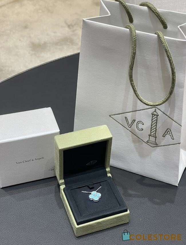 Van Cleef & Arpels Blue Flower Neckalce - 1