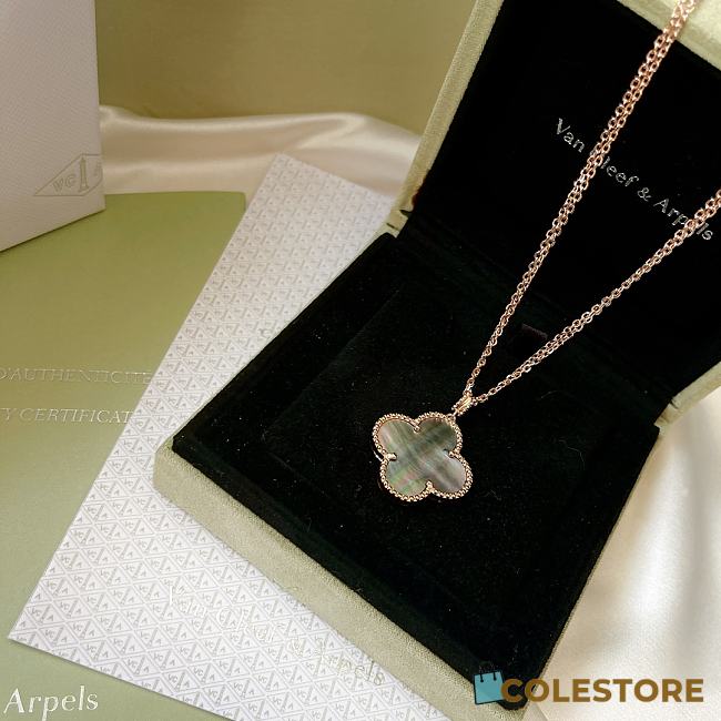 Van Cleef & Arpels Green Clover Necklace - 1