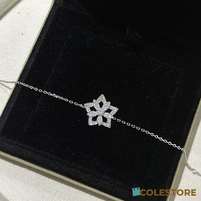 Van Cleef & Arpels Snowflake Bracelet  - 1