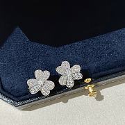Van Cleef & Arpels Silver Clover Earrings  - 3