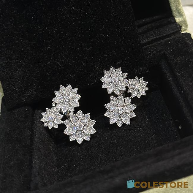 Van Cleef & Arpels Multi Flower Silver Earrings  - 1