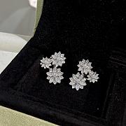 Van Cleef & Arpels Multi Flower Silver Earrings  - 5