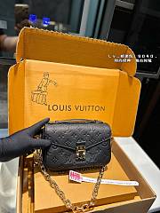 Louis Vuitton Pochette Metis East West Mini Black 21 x 14 cm  - 1
