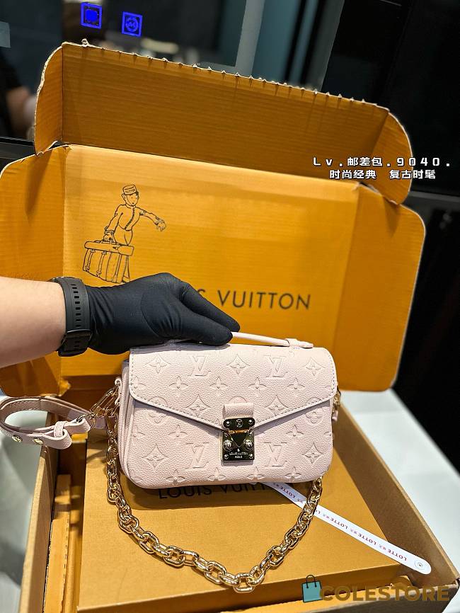 Louis Vuitton Pochette Metis East West Mini Beige 21 x 14 cm - 1