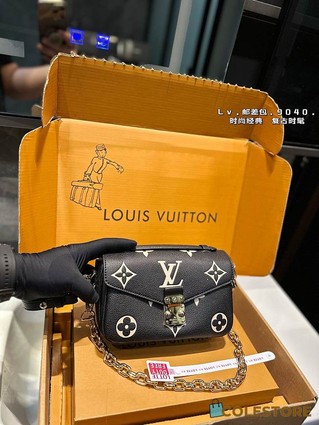 Louis Vuitton Pochette Metis East West Mini Black And Beige 21 x 14 cm - 1
