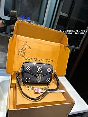 Louis Vuitton Pochette Metis East West Mini Black And Beige 21 x 14 cm - 5