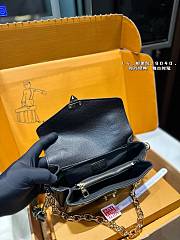 Louis Vuitton Pochette Metis East West Mini Black And Beige 21 x 14 cm - 4