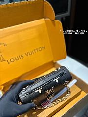 Louis Vuitton Pochette Metis East West Mini Black And Beige 21 x 14 cm - 3