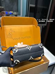 Louis Vuitton On The Go Black 25 x 20 cm - 2