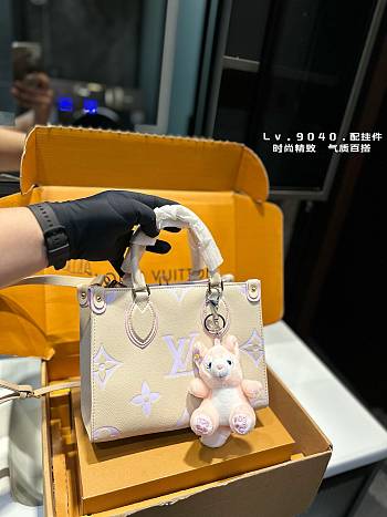 Louis Vuitton On The Go Yellow With White 25 x 20 cm
