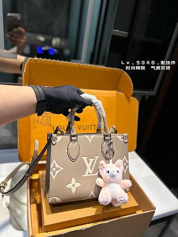 Louis Vuitton On The Go Beige With Brown 25 x 20 cm 