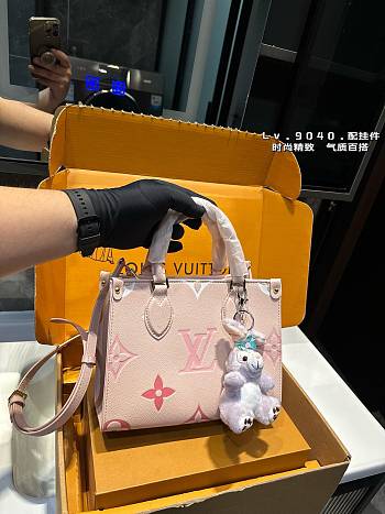 Louis Vuitton On The Go Pink 25 x 20 cm