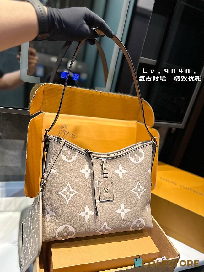 Louis Vuitton Carry All Brown With Yellow 29 x 24 cm - 1