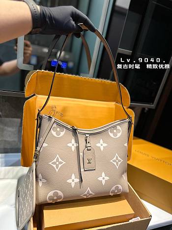 Louis Vuitton Carry All Brown With Yellow 29 x 24 cm