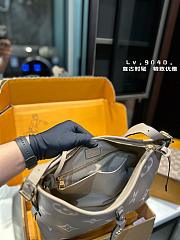Louis Vuitton Carry All Brown With Yellow 29 x 24 cm - 6
