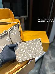 Louis Vuitton Carry All Brown With Yellow 29 x 24 cm - 5