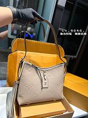 Louis Vuitton Carry All Brown 25 x 20 cm  - 1