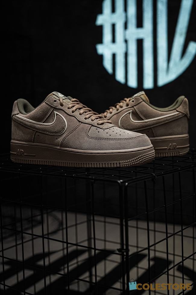 Nike Air Force 1 Low Suede Brown - 1