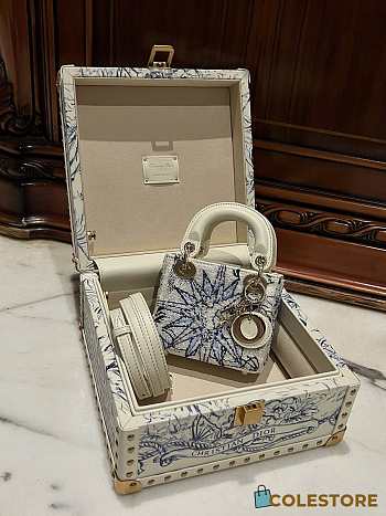 Colestore Lady Dior White & Blue Size 12 x 10.2 x 5 cm