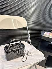Chanel Mini Vanity Top Handle Case Black Lambskin Brushed Silver Hardware 17 x 10 cm - 4