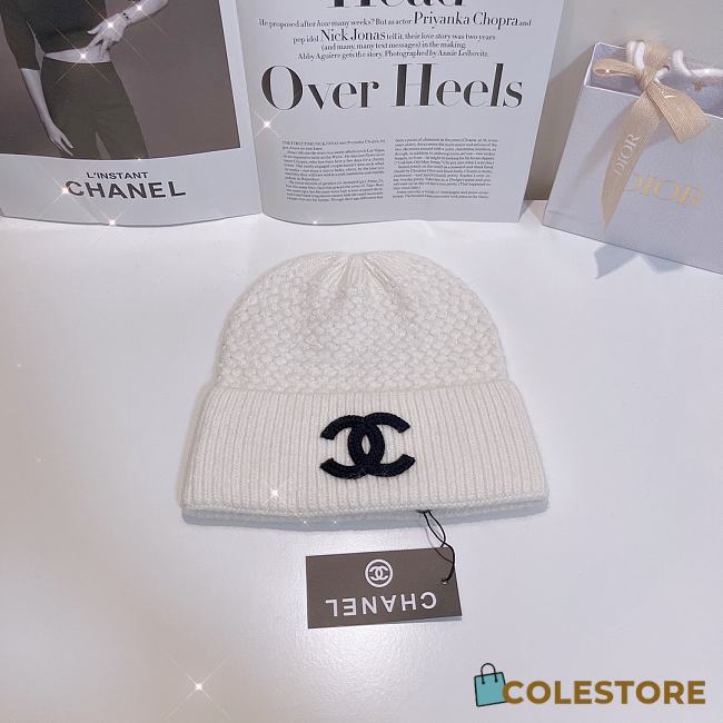 Gucci Beanie Logo White  - 1