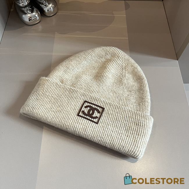 Gucci Knitting Beanie Logo Beige  - 1