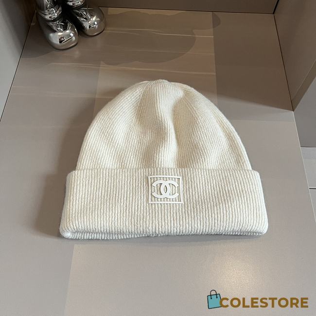 Gucci Knitting Beanie Logo White  - 1