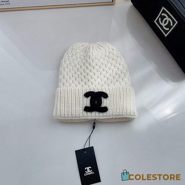 Gucci Beanie Black Logo White  - 1