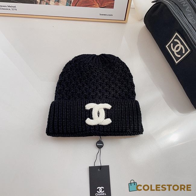 Gucci Knitting Beanie White Logo Black - 1