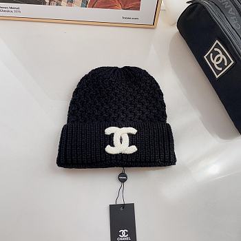 Gucci Knitting Beanie White Logo Black
