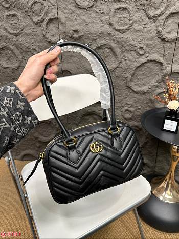 Gucci GG Marmont Medium Top Handle Bag Black 25 x 15 cm