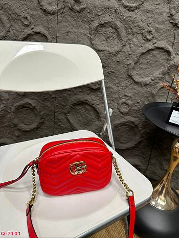 Gucci GG Marmont Small Top Handle Bag Red 18 x 13 cm 