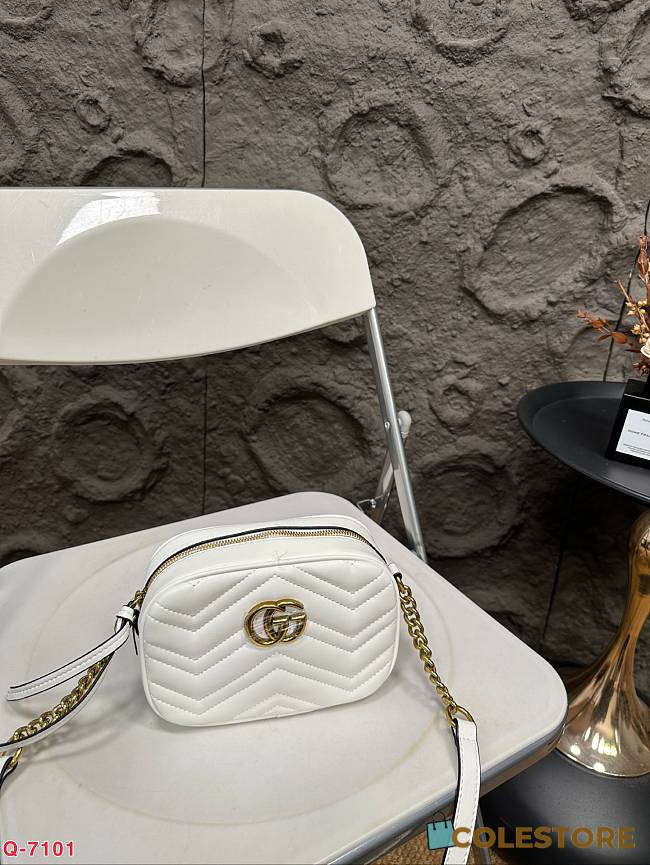 Gucci GG Marmont Small Top Handle Bag White 18 x 13 cm  - 1
