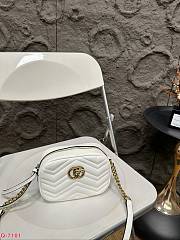Gucci GG Marmont Small Top Handle Bag White 18 x 13 cm  - 1