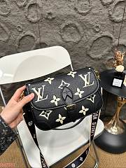 Louis Vuitton Diane Black  25 x 16 cm  - 6