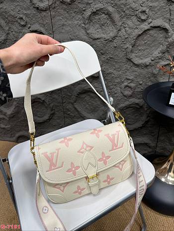 Louis Vuitton Diane White 25 x 16 cm 