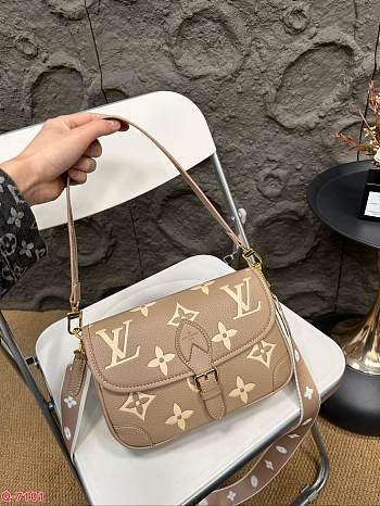 Louis Vuitton Diane Brown 25 x 16 cm 