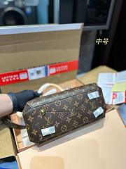 Louis Vuitton Montaigne Brown 28 cm  - 6