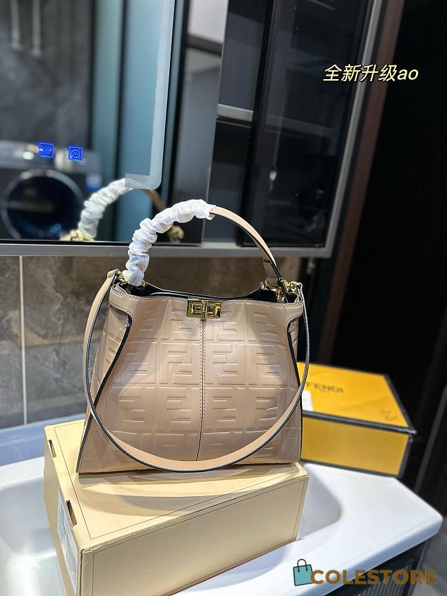 Fendi Peekaboo Beige 30 x 25 cm - 1