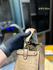 Fendi Peekaboo Beige 30 x 25 cm - 4