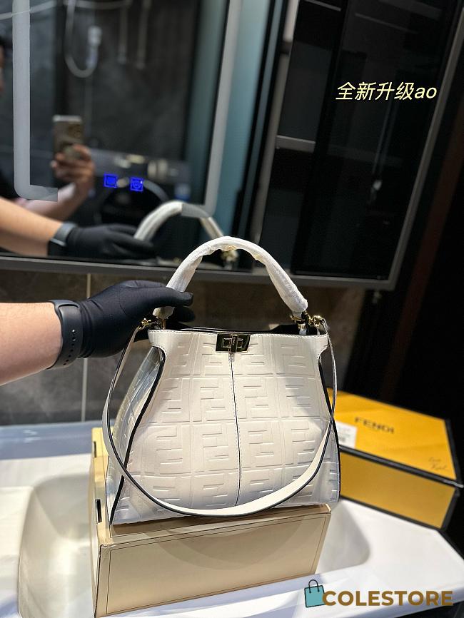 Fendi Peekaboo White 30 x 25 cm - 1