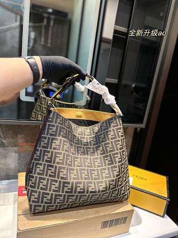 Fendi Handbag Large Zucca Orange Leather Brown Jacquard Hobo Shoulder Bag 36 x 32 cm