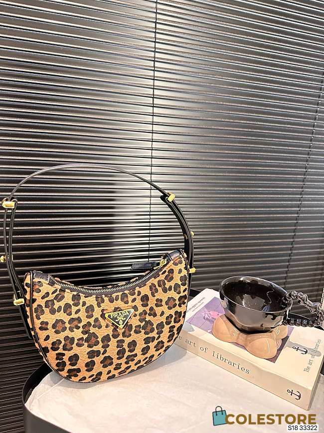 Prada Haft Moon Bag Leopard 23 x 13 cm - 1