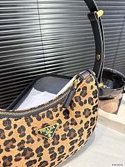 Prada Haft Moon Bag Leopard 23 x 13 cm - 3
