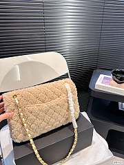Chanel Classic Flap Bag Fur Light Beige 26 x 17 cm - 3