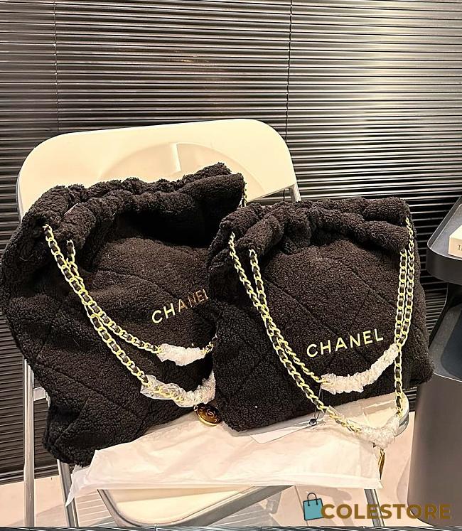 Chanel Tote Bag Fur Black 30 x 32 cm  - 1