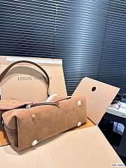 Louis Vuitton Carry All Fur Brown 30 x 25 cm - 2